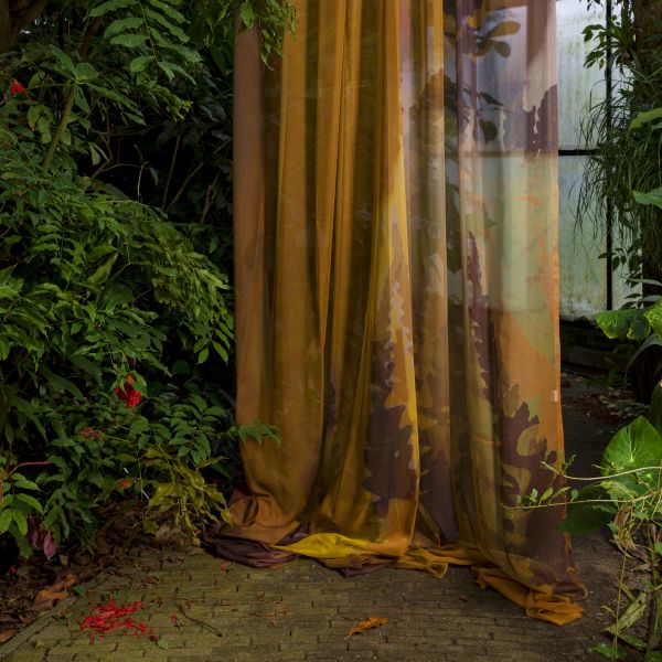 T&M/Workingbert wall curtain collection  in gold on voile  foto Kurt de Wit