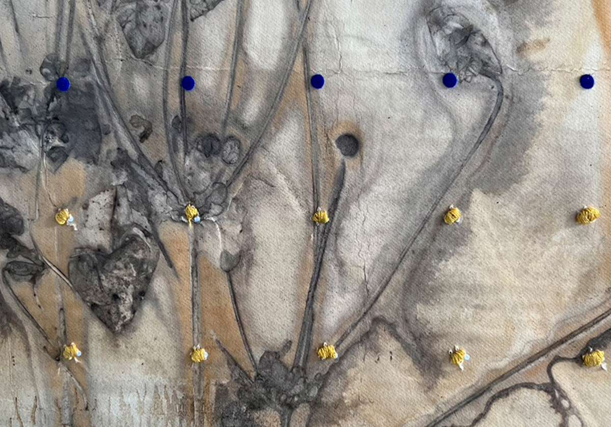 detail-breedwallhanging-nr-4-plant-print-on-rag-paper-gold-embroidery.-flock-